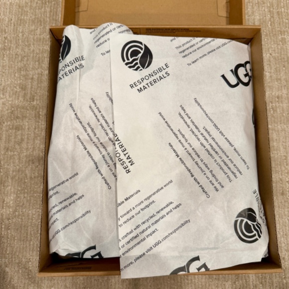 ***AUTHENTIC***  UGG Tazz II - Chestnut - Picture 9 of 10